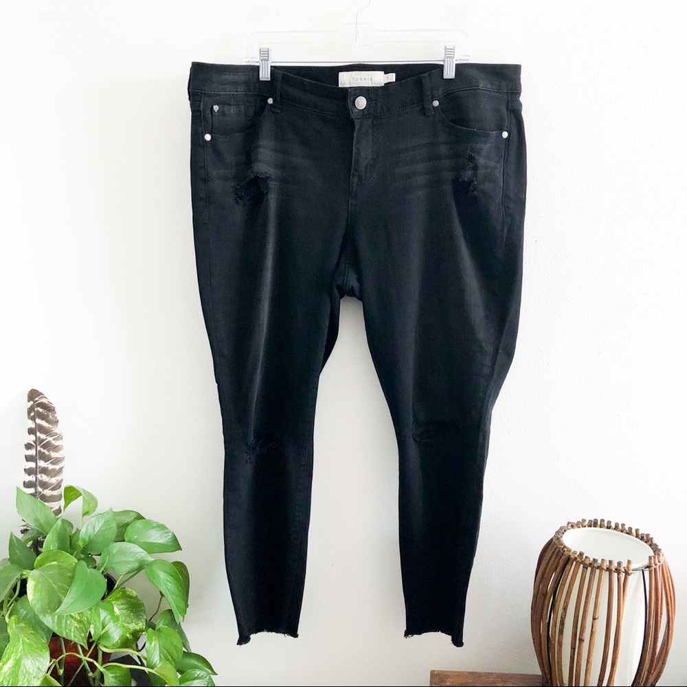 TORRID skinny black distressed raw hem ankle jeans